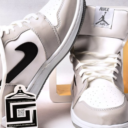 حذاء جوردان Jordan باللون الابيض والرصاصي - جودة عالية