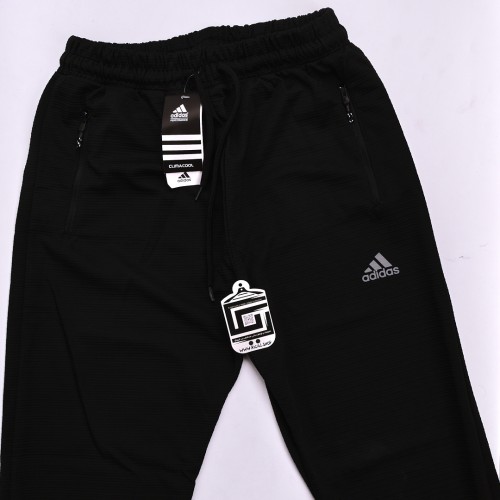 فصال رائع بجامة Adidas  اسود اللون