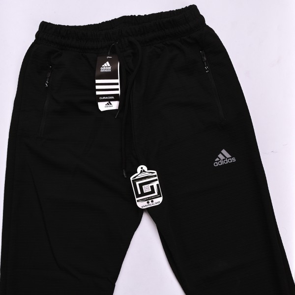 فصال رائع بجامة Adidas  اسود اللون