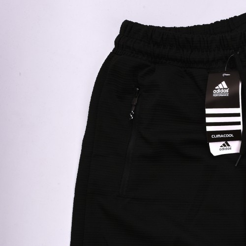 فصال رائع بجامة Adidas  اسود اللون