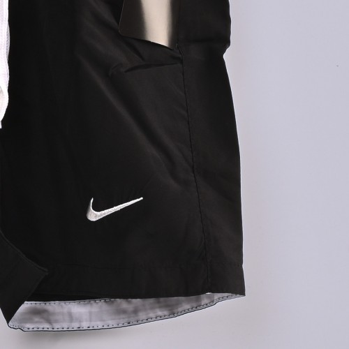 خامة مريحة باردة شورت NIKE جيوب زنجيل مع خصر وجيوب متباينة اللون