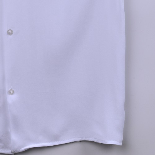 قميص خامة قطنية  مريحة جدا وبفصال حركي جميل  باللون الابيض السادة