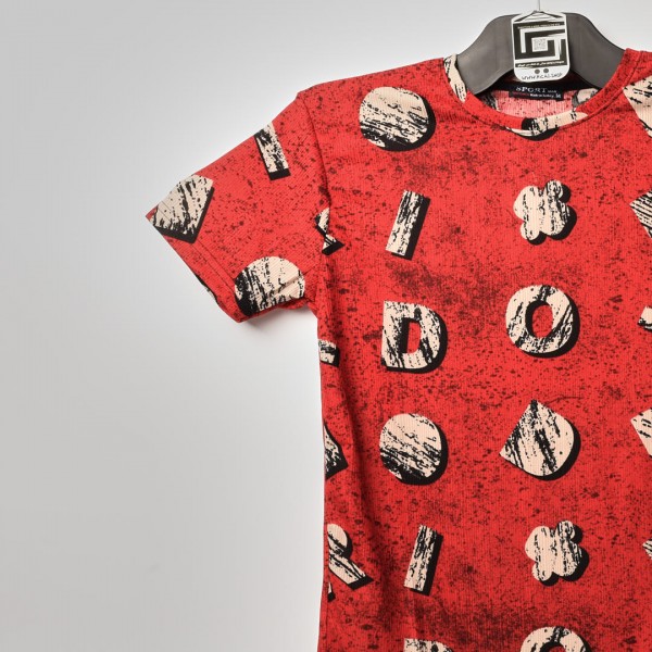 خامة قطنية خفيفة تيشرت ياخة دائرية لون احمر مطعم باسود