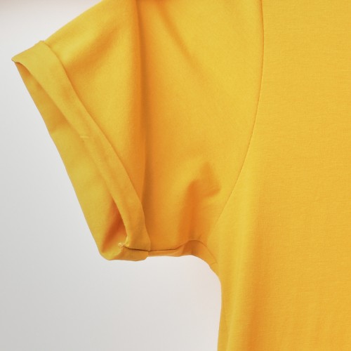 فت سايز تيشرت قطني سادة لون اصفر عنق دائري حركة في الفصال (طبع حسب الطلب)