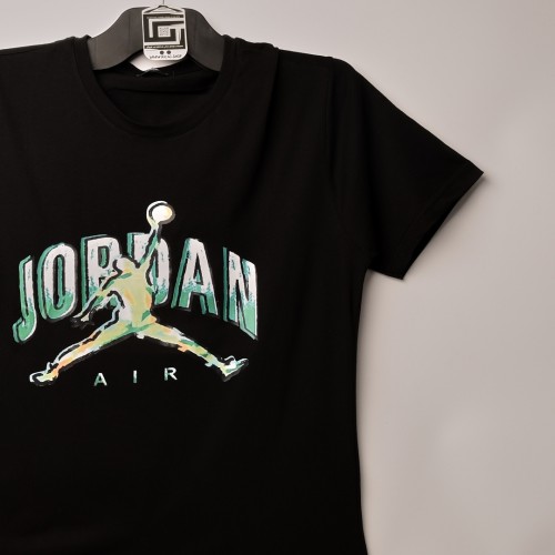 قالب شبه اوفر سايز ((فصال اوربي)) تيشرت مطبوع جوردان  قطني عنق دائري 