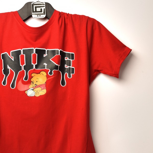 قالب شبه اوفر سايز ((فصال اوربي)) تيشرت قطني  مطبوع NIKE عنق دائري  احمر