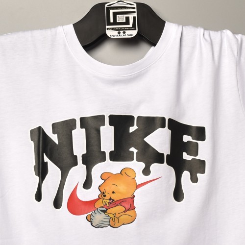 قالب شبه اوفر سايز ((فصال اوربي)) تيشرت قطني  مطبوع NIKE عنق دائري  ابيض