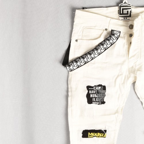 بنطلون جينز خامة درجة اولى فصال تركي بحركات مميزة بادق التفاصيل , باللون الابيض