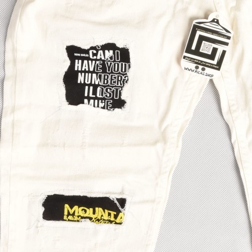 بنطلون جينز خامة درجة اولى فصال تركي بحركات مميزة بادق التفاصيل , باللون الابيض