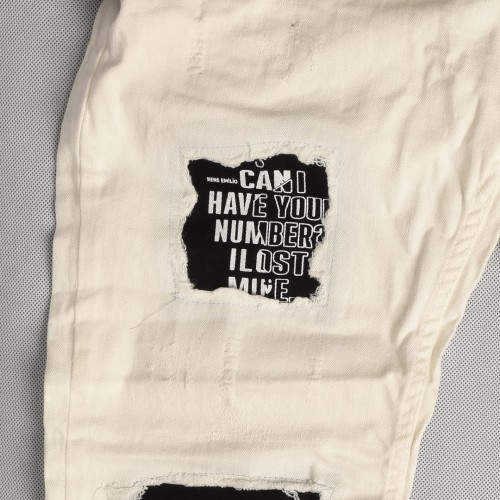 بنطلون جينز خامة درجة اولى فصال تركي بحركات مميزة بادق التفاصيل , باللون الابيض