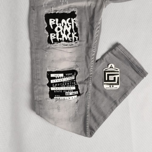 بنطلون جينز خامة درجة اولى فصال تركي بحركات مميزة بادق التفاصيل , باللون الرصاصي