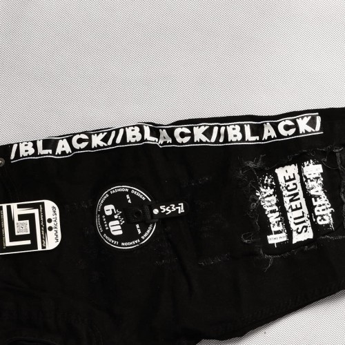 بنطلون جينز خامة درجة اولى فصال تركي بحركات مميزة بادق التفاصيل , باللون الاسود