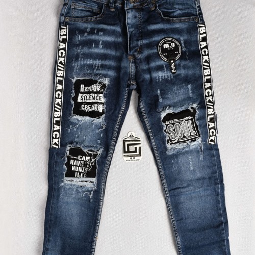 بنطلون جينز خامة درجة اولى فصال تركي بحركات مميزة بادق التفاصيل , باللون الازرق الكاحت