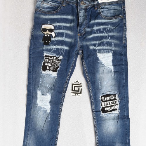 بنطلون جينز خامة درجة اولى فصال تركي بحركات مميزة بادق التفاصيل , باللون الازرق الكاحت