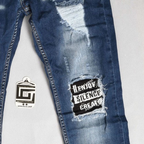 بنطلون جينز خامة درجة اولى فصال تركي بحركات مميزة بادق التفاصيل , باللون الازرق الكاحت