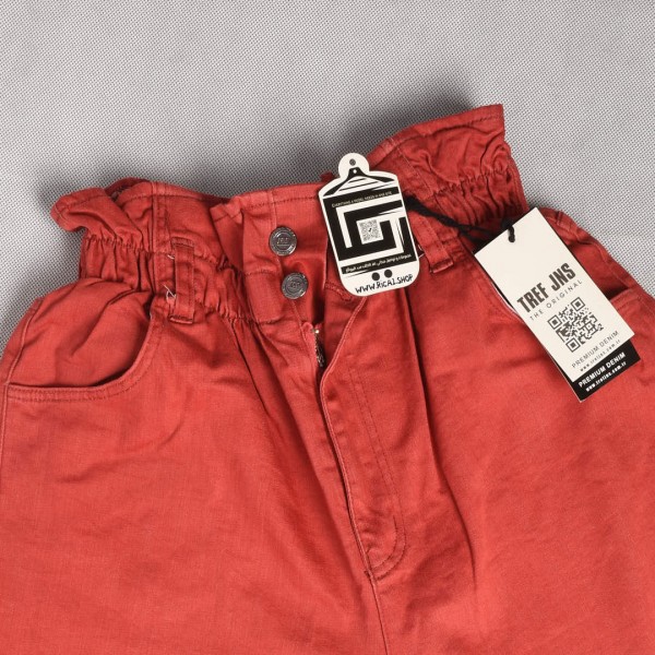 بنطلون جينز بوي فرين BoyFriend خصر لاستيك باللون الاحمر