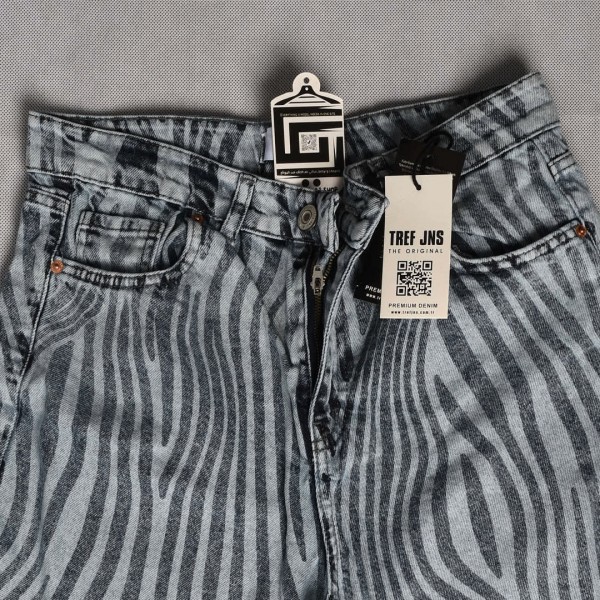 بنطلون جينز بوي فرين BoyFriend خصر نورمال باللون الازرق المخطط بالابيض