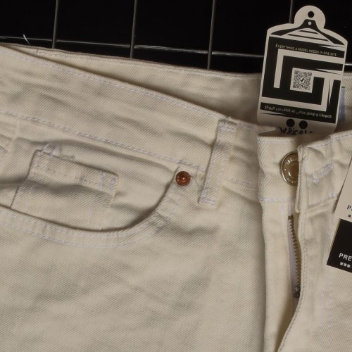 بنطلون جينز بوي فرين BoyFriend خصر نورمال باللون الابيض الناصع