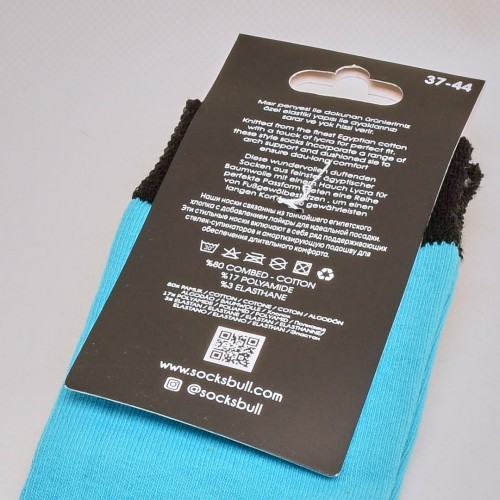 الجوارب الملونة الشهيرة SocksBull  تويتي