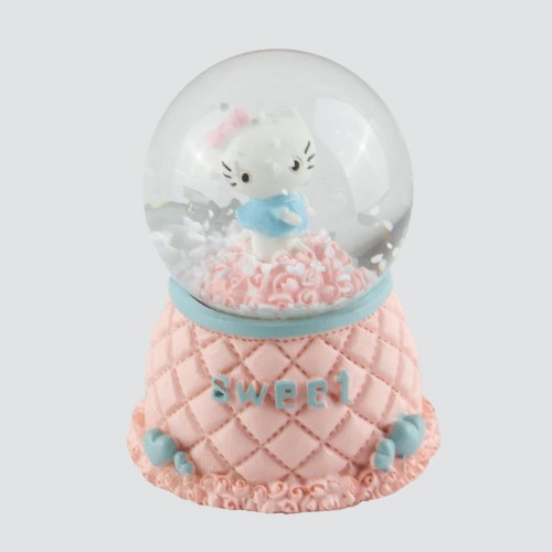 كرة ثلجية مجسمة على شكل هالو كيتي (كبيرة) باللون الوردي مع موسيقى