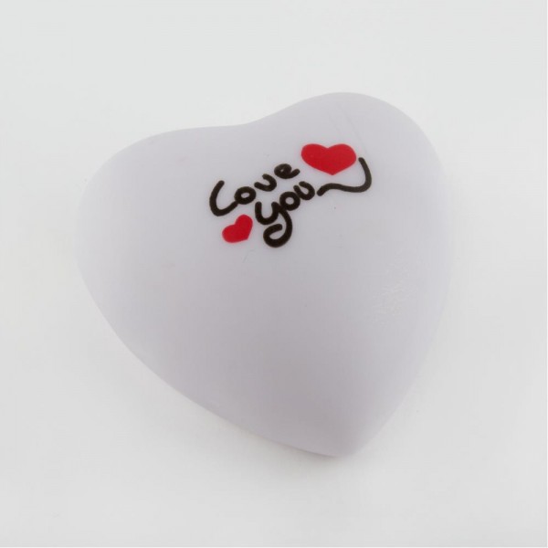 مصباح ليد مضيء ملون على شكل قلب