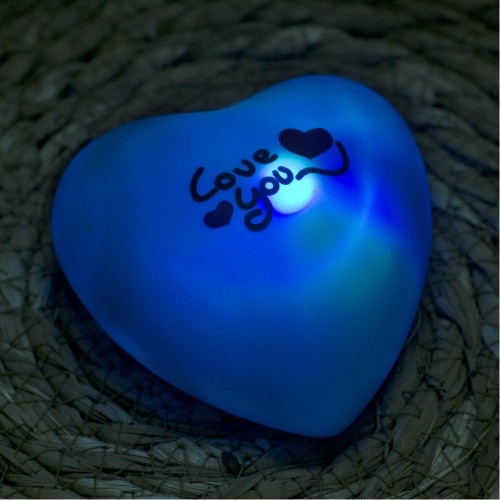 مصباح ليد مضيء ملون على شكل قلب