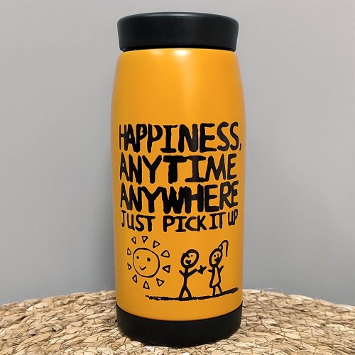 ترمس و قارورة من الفولاذ المقاوم للصدأ مع عبارة Happiness AnyTime Anywhere باللون البرتقالي والاسود