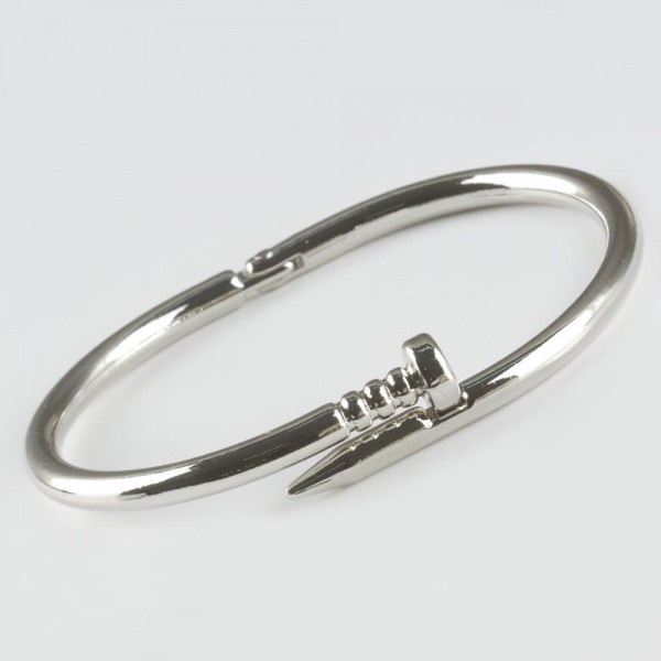 سوار الكفة على شكل مسمار فضي