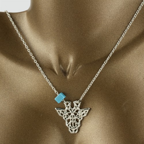 قلادة طويلة على شكل الثور الفضي - جودة عالية