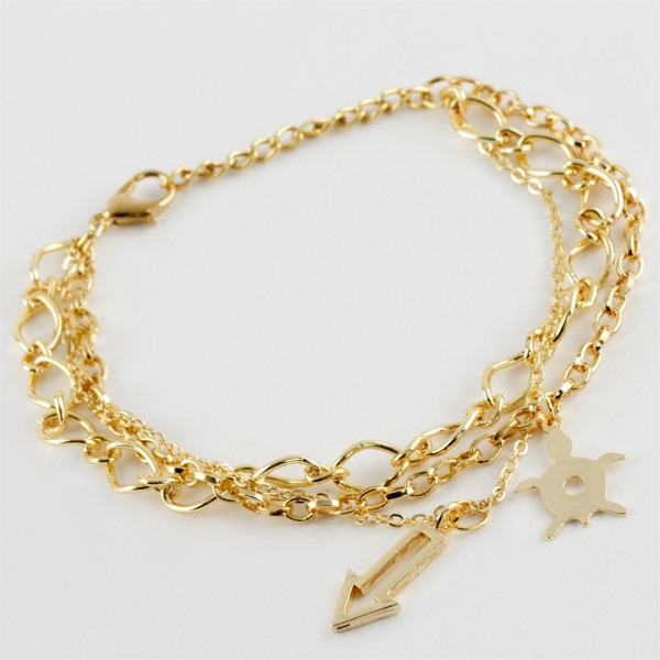 طقم سوار  شكل سهم وسلسلة الاتجاه و السلاحف - السعر يتضمن ثلاث سوارات باللون الذهبي