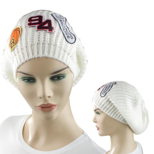 قبعة - كليتة صوف درجة ممتازة بنقشات حركية بيضاء 